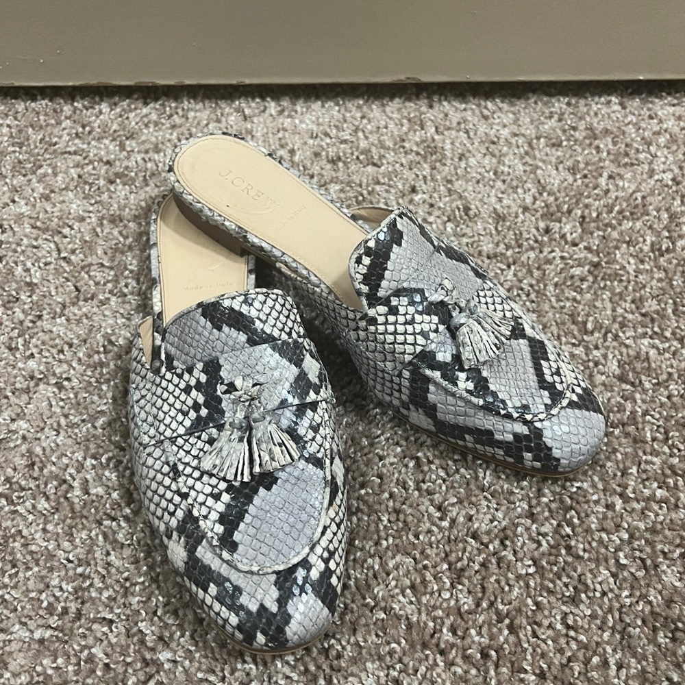 J. Crew Charlie Flat Mules Leather Snake Print Tassel Almond Toe Gray 9.5M